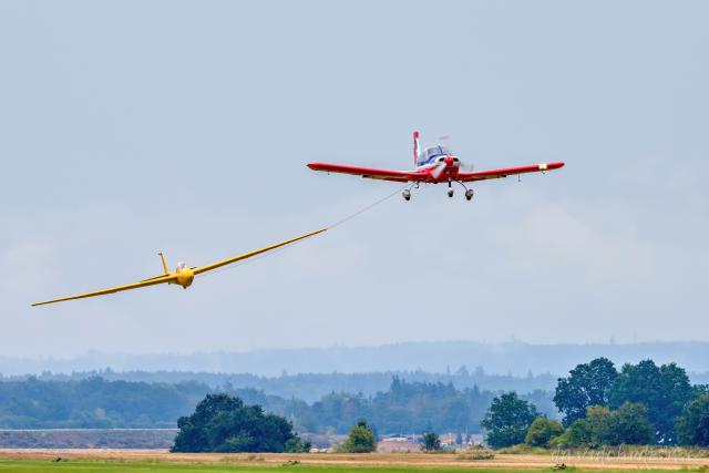 Zlín Z 143 LSi + LF-107 Luňák – aerovlek